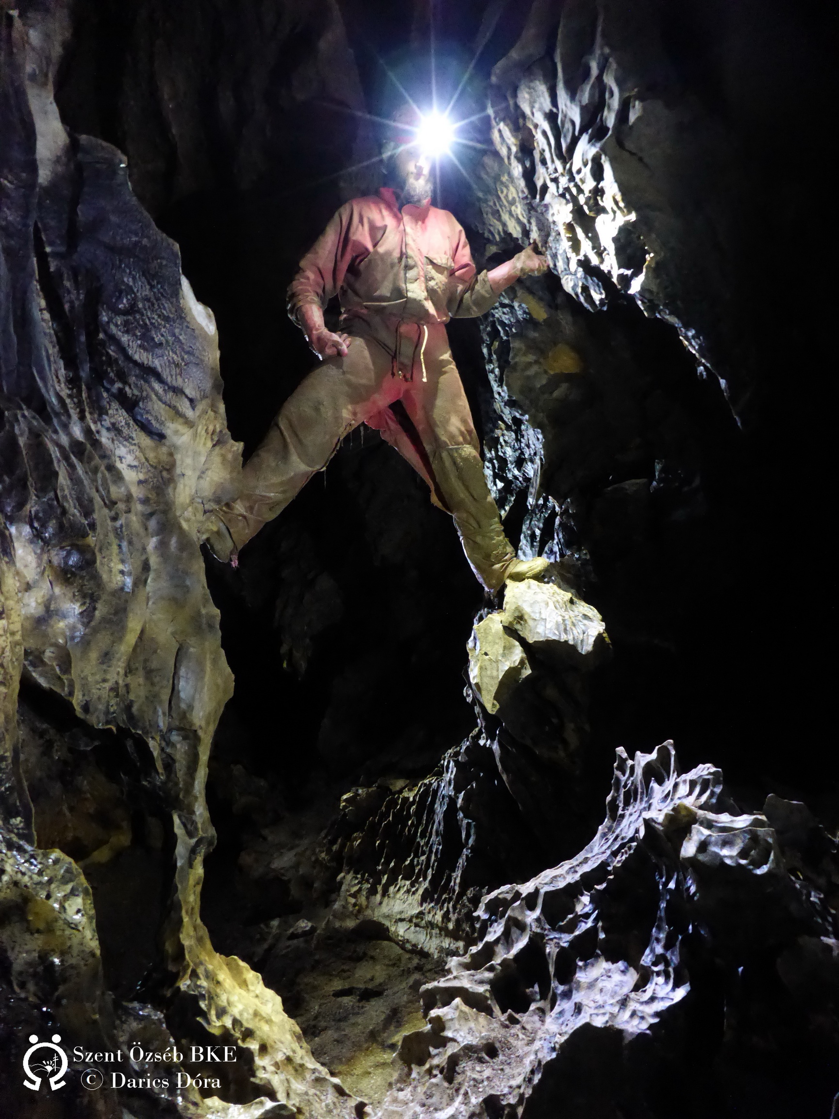 István-lápai-barlang, főág az 1. - 2. szifon között