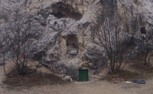 A bejárat (Slíz György felvétele)